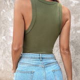 Geripptes Tanktop mit Rundhalsausschnitt und integriertem BH